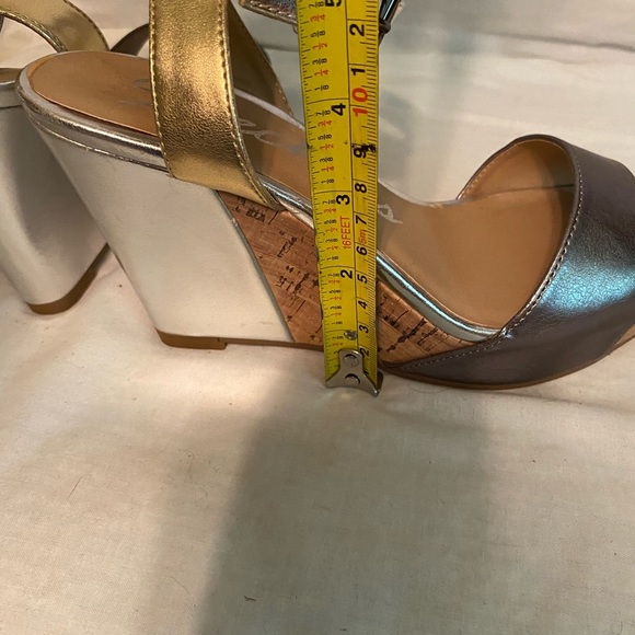 Sketchers tri- metallic high wedge heel size 7 - Picture 15 of 16